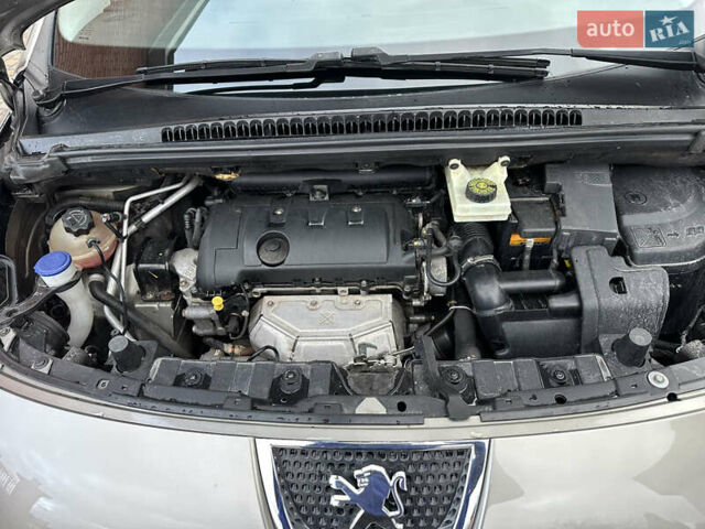 Серый Пежо 3008, объемом двигателя 1.6 л и пробегом 215 тыс. км за 6000 $, фото 19 на Automoto.ua