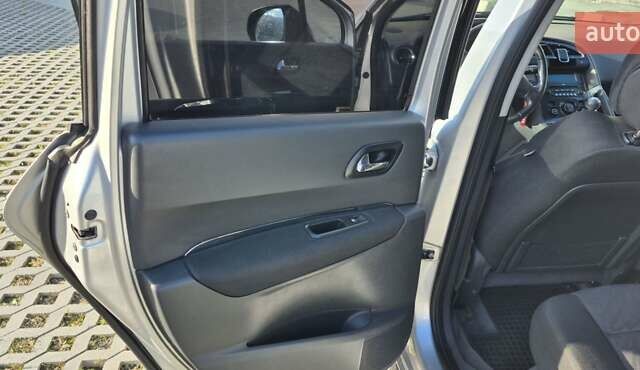 Пежо 3008 2009 в Хмельницком на Automoto.ua Серый Пежо 3008, объемом двигателя 1.6 л и пробегом 211 тыс. км за 6700 $, фото 11 на Automoto.ua