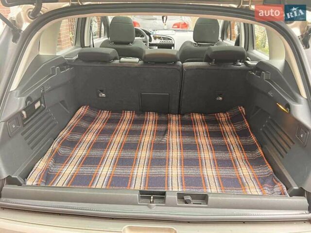 Сірий Пежо 3008, об'ємом двигуна 1.6 л та пробігом 200 тис. км за 8000 $, фото 7 на Automoto.ua