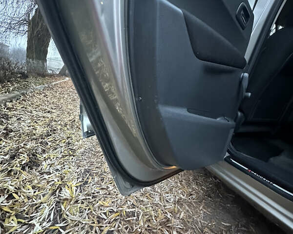 Сірий Пежо 3008, об'ємом двигуна 1.6 л та пробігом 213 тис. км за 6300 $, фото 16 на Automoto.ua