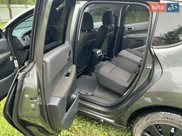 Серый Пежо 3008, объемом двигателя 1.56 л и пробегом 176 тыс. км за 9000 $, фото 28 на Automoto.ua