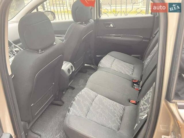 Сірий Пежо 3008, об'ємом двигуна 1.6 л та пробігом 200 тис. км за 8000 $, фото 8 на Automoto.ua