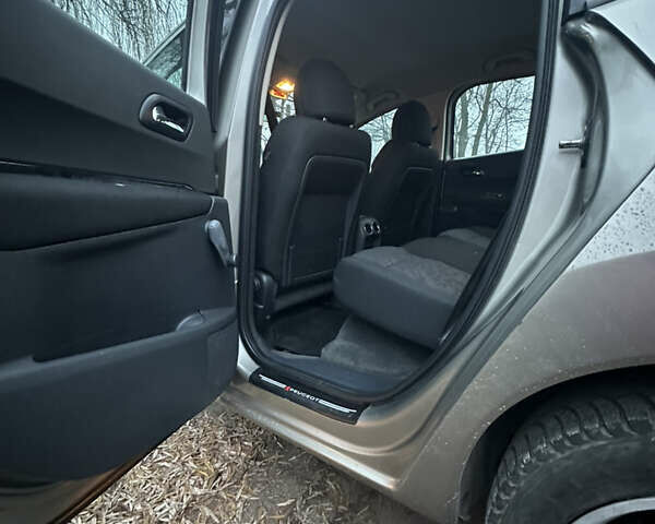 Сірий Пежо 3008, об'ємом двигуна 1.6 л та пробігом 213 тис. км за 6300 $, фото 17 на Automoto.ua