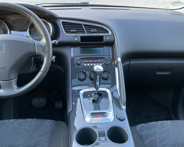 Пежо 3008 2010 в Луцке на Automoto.ua Серый Пежо 3008, объемом двигателя 1.6 л и пробегом 199 тыс. км за 7600 $, фото 16 на Automoto.ua