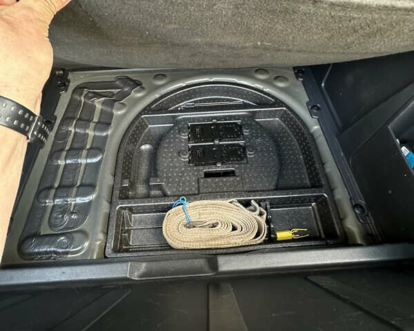 Пежо 3008 2010 в Ровно на Automoto.ua Серый Пежо 3008, объемом двигателя 1.6 л и пробегом 211 тыс. км за 8100 $, фото 20 на Automoto.ua