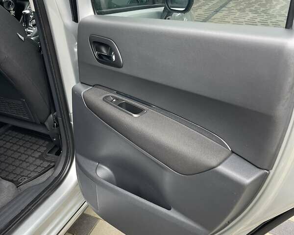 Серый Пежо 3008, объемом двигателя 1.6 л и пробегом 141 тыс. км за 7299 $, фото 16 на Automoto.ua