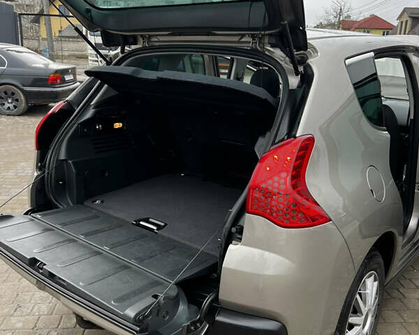 Серый Пежо 3008, объемом двигателя 1.6 л и пробегом 225 тыс. км за 8000 $, фото 48 на Automoto.ua