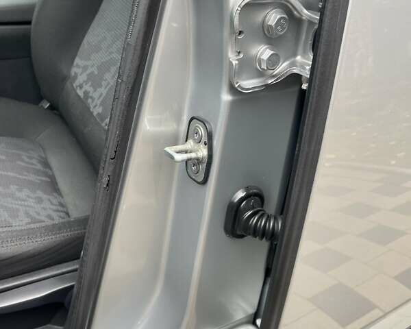 Серый Пежо 3008, объемом двигателя 1.6 л и пробегом 141 тыс. км за 7299 $, фото 14 на Automoto.ua