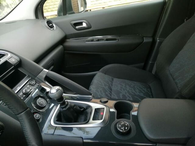 Серый Пежо 3008, объемом двигателя 1.6 л и пробегом 286 тыс. км за 7500 $, фото 7 на Automoto.ua