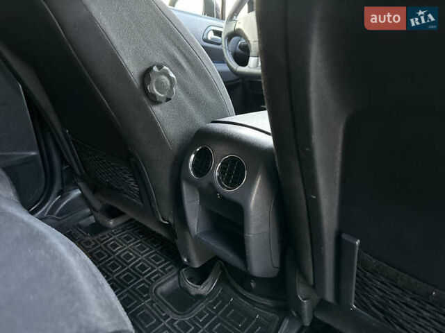 Сірий Пежо 3008, об'ємом двигуна 1.6 л та пробігом 238 тис. км за 8250 $, фото 41 на Automoto.ua