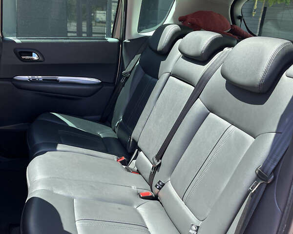 Серый Пежо 3008, объемом двигателя 1.6 л и пробегом 212 тыс. км за 8250 $, фото 6 на Automoto.ua