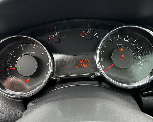 Серый Пежо 3008, объемом двигателя 1.6 л и пробегом 225 тыс. км за 8000 $, фото 23 на Automoto.ua