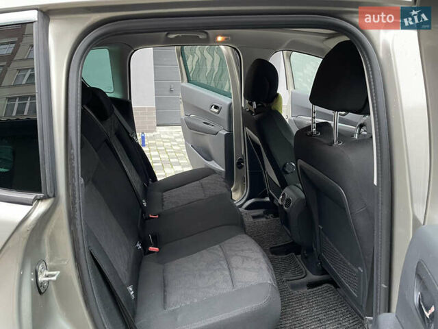 Серый Пежо 3008, объемом двигателя 1.6 л и пробегом 210 тыс. км за 8000 $, фото 10 на Automoto.ua