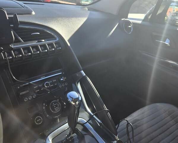 Серый Пежо 3008, объемом двигателя 1.6 л и пробегом 243 тыс. км за 9000 $, фото 3 на Automoto.ua