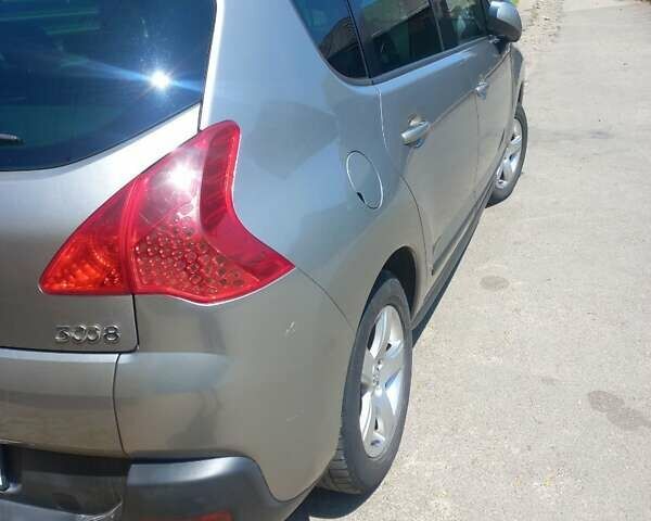 Серый Пежо 3008, объемом двигателя 1.56 л и пробегом 317 тыс. км за 7700 $, фото 2 на Automoto.ua