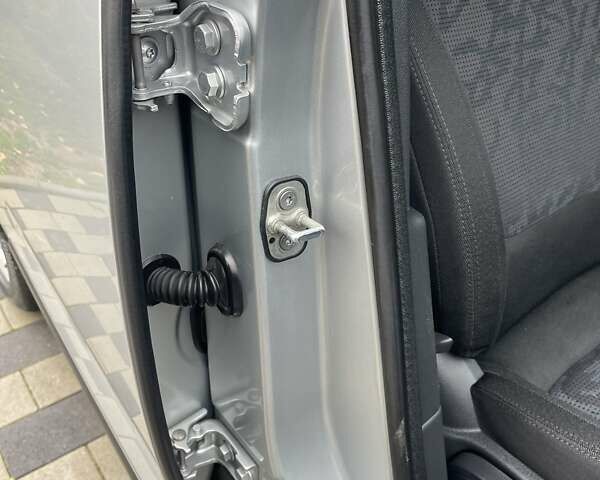 Серый Пежо 3008, объемом двигателя 1.6 л и пробегом 141 тыс. км за 7299 $, фото 12 на Automoto.ua