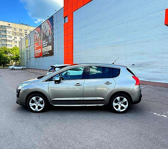 Сірий Пежо 3008, об'ємом двигуна 1.6 л та пробігом 200 тис. км за 8000 $, фото 1 на Automoto.ua