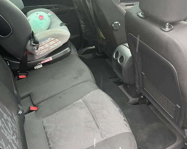 Серый Пежо 3008, объемом двигателя 1.56 л и пробегом 236 тыс. км за 8200 $, фото 8 на Automoto.ua