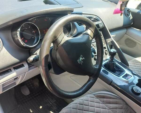 Серый Пежо 3008, объемом двигателя 1.56 л и пробегом 317 тыс. км за 7700 $, фото 13 на Automoto.ua