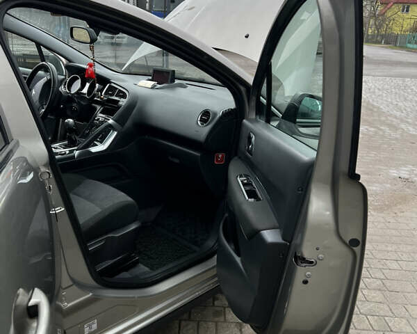 Серый Пежо 3008, объемом двигателя 1.6 л и пробегом 225 тыс. км за 8000 $, фото 63 на Automoto.ua