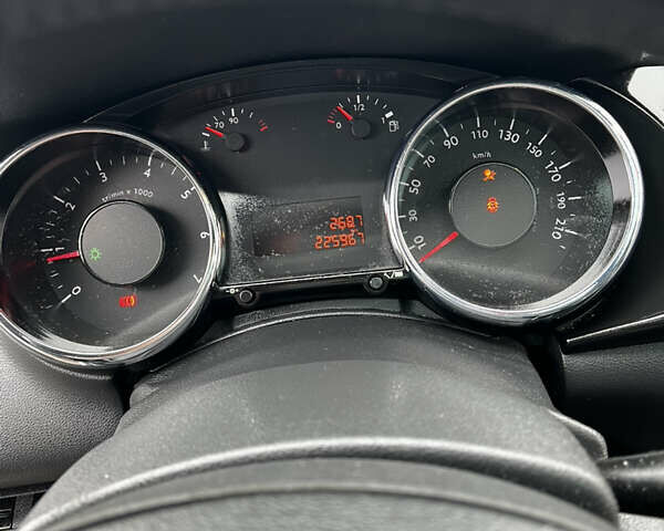 Серый Пежо 3008, объемом двигателя 1.6 л и пробегом 225 тыс. км за 8000 $, фото 24 на Automoto.ua