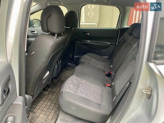 Серый Пежо 3008, объемом двигателя 1.6 л и пробегом 207 тыс. км за 7850 $, фото 7 на Automoto.ua