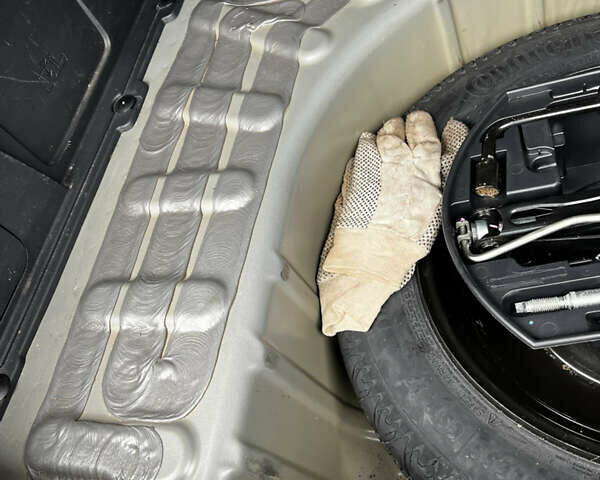 Серый Пежо 3008, объемом двигателя 1.6 л и пробегом 225 тыс. км за 8000 $, фото 42 на Automoto.ua