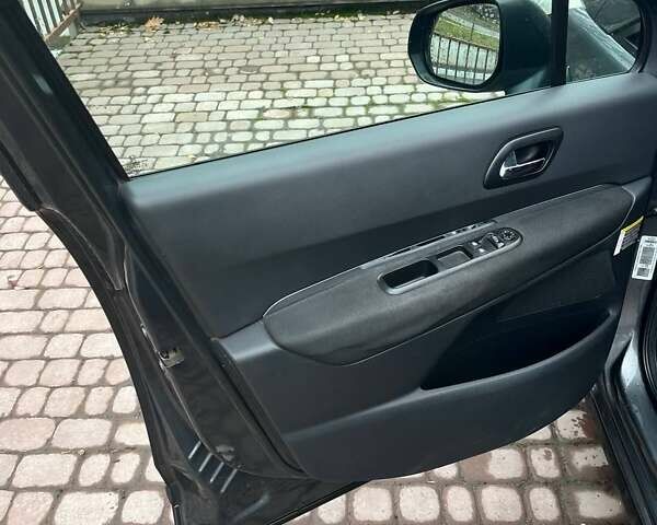 Сірий Пежо 3008, об'ємом двигуна 1.56 л та пробігом 329 тис. км за 7200 $, фото 15 на Automoto.ua
