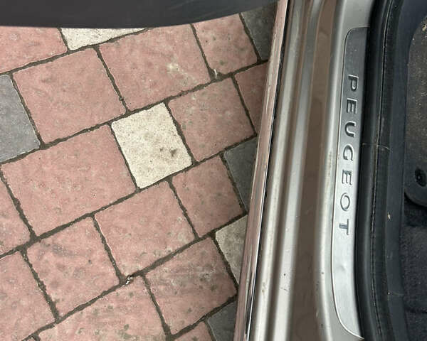 Сірий Пежо 3008, об'ємом двигуна 1.6 л та пробігом 170 тис. км за 8999 $, фото 10 на Automoto.ua