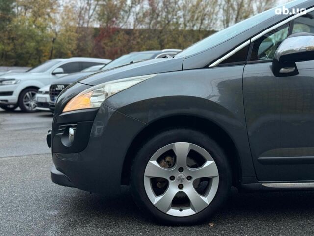 Серый Пежо 3008, объемом двигателя 1.6 л и пробегом 258 тыс. км за 9490 $, фото 3 на Automoto.ua