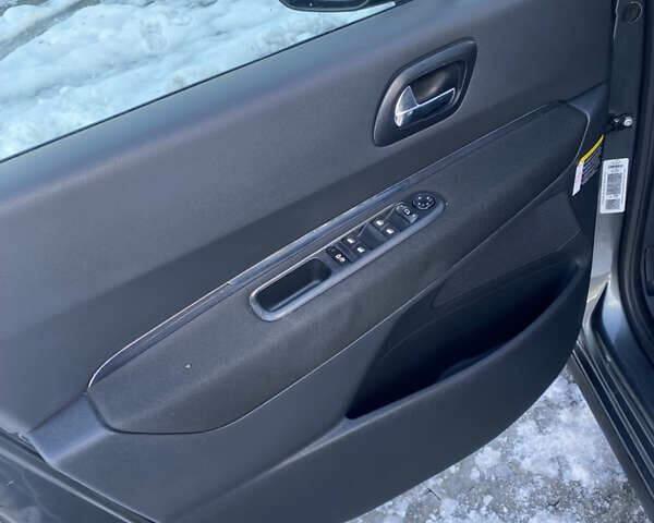 Сірий Пежо 3008, об'ємом двигуна 1.56 л та пробігом 382 тис. км за 6500 $, фото 11 на Automoto.ua