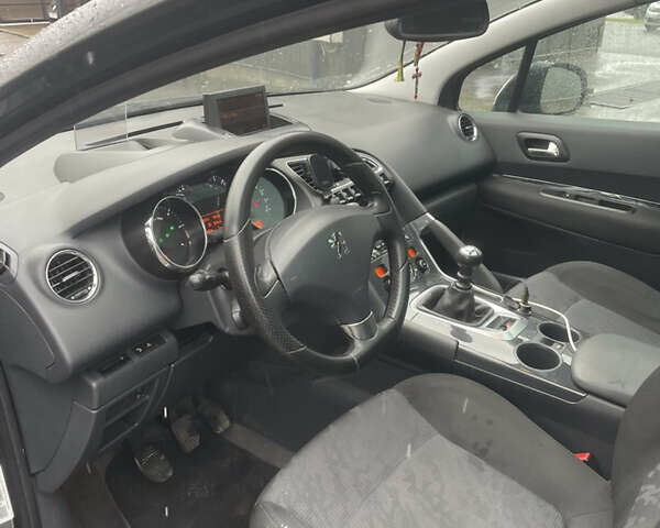 Серый Пежо 3008, объемом двигателя 1.56 л и пробегом 236 тыс. км за 8200 $, фото 6 на Automoto.ua