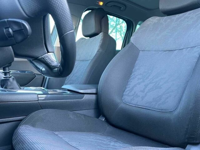 Пежо 3008 2010 в Коломые на Automoto.ua Серый Пежо 3008, объемом двигателя 1.6 л и пробегом 246 тыс. км за 7600 $, фото 13 на Automoto.ua