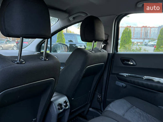 Пежо 3008 2010 в Львове на Automoto.ua Серый Пежо 3008, объемом двигателя 1.56 л и пробегом 233 тыс. км за 9300 $, фото 18 на Automoto.ua