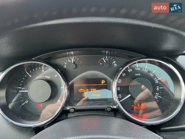 Серый Пежо 3008, объемом двигателя 2 л и пробегом 190 тыс. км за 9790 $, фото 24 на Automoto.ua