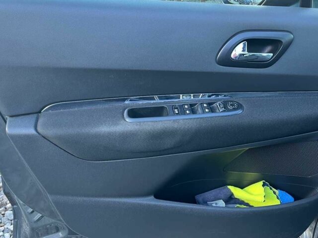 Пежо 3008 2010 в Коломые на Automoto.ua Серый Пежо 3008, объемом двигателя 1.6 л и пробегом 246 тыс. км за 7600 $, фото 19 на Automoto.ua