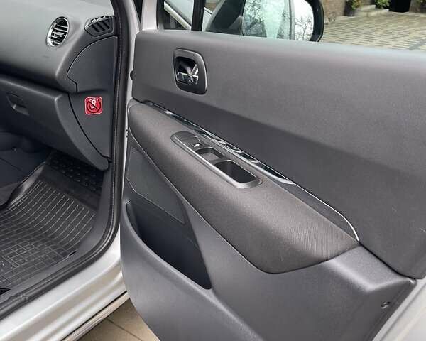 Серый Пежо 3008, объемом двигателя 1.6 л и пробегом 141 тыс. км за 7299 $, фото 15 на Automoto.ua