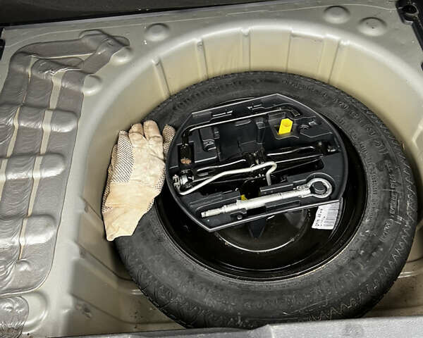 Серый Пежо 3008, объемом двигателя 1.6 л и пробегом 225 тыс. км за 8000 $, фото 43 на Automoto.ua