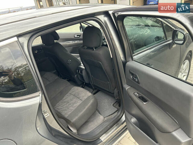 Серый Пежо 3008, объемом двигателя 1.6 л и пробегом 175 тыс. км за 8300 $, фото 7 на Automoto.ua