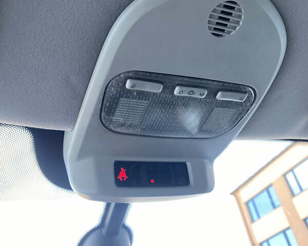 Сірий Пежо 3008, об'ємом двигуна 1.56 л та пробігом 382 тис. км за 6500 $, фото 18 на Automoto.ua