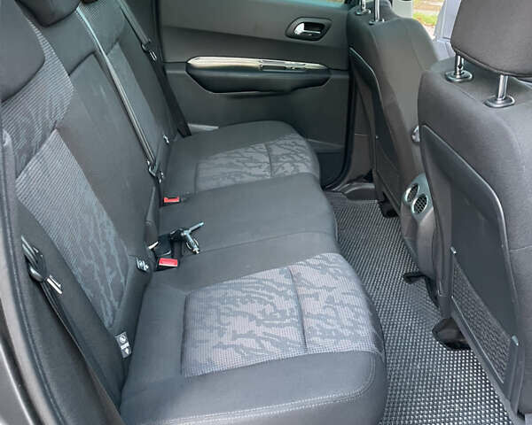 Серый Пежо 3008, объемом двигателя 2 л и пробегом 210 тыс. км за 10500 $, фото 12 на Automoto.ua