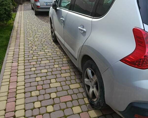 Сірий Пежо 3008, об'ємом двигуна 1.6 л та пробігом 180 тис. км за 8300 $, фото 7 на Automoto.ua