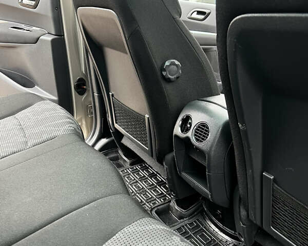 Серый Пежо 3008, объемом двигателя 1.6 л и пробегом 225 тыс. км за 8000 $, фото 41 на Automoto.ua