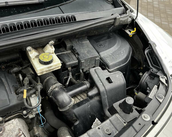 Серый Пежо 3008, объемом двигателя 1.6 л и пробегом 225 тыс. км за 8000 $, фото 27 на Automoto.ua