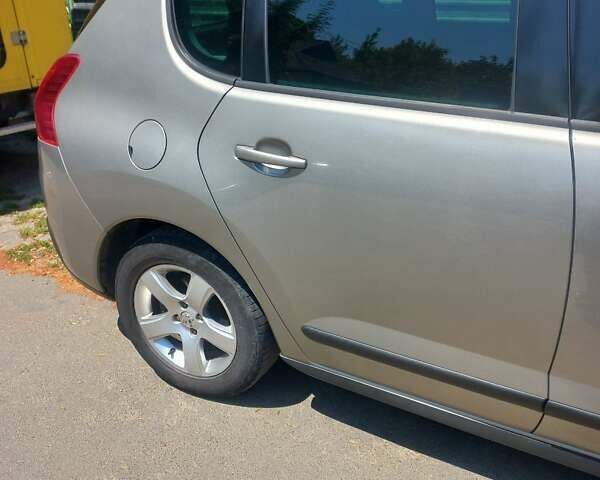 Серый Пежо 3008, объемом двигателя 1.56 л и пробегом 317 тыс. км за 7700 $, фото 5 на Automoto.ua