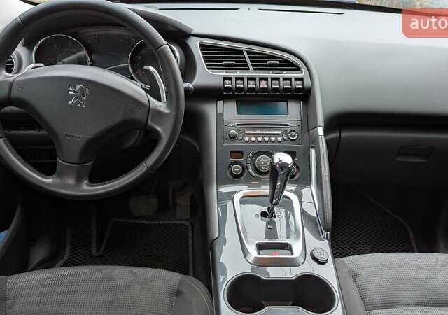 Серый Пежо 3008, объемом двигателя 1.56 л и пробегом 243 тыс. км за 8000 $, фото 2 на Automoto.ua