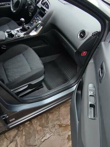 Сірий Пежо 3008, об'ємом двигуна 1.56 л та пробігом 272 тис. км за 8350 $, фото 6 на Automoto.ua