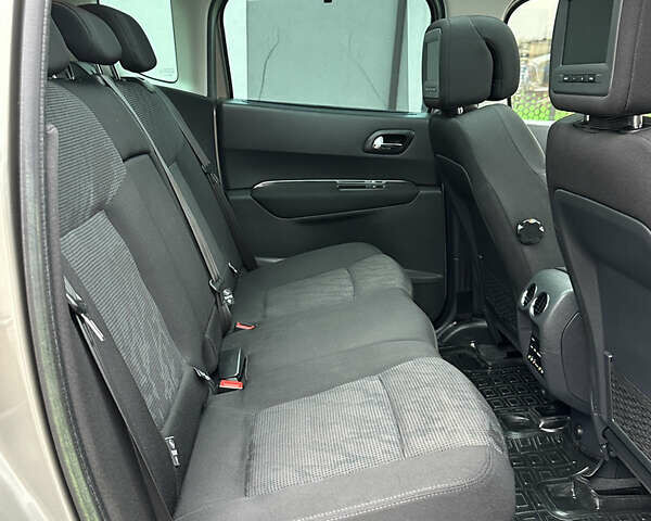 Серый Пежо 3008, объемом двигателя 2 л и пробегом 211 тыс. км за 10650 $, фото 24 на Automoto.ua