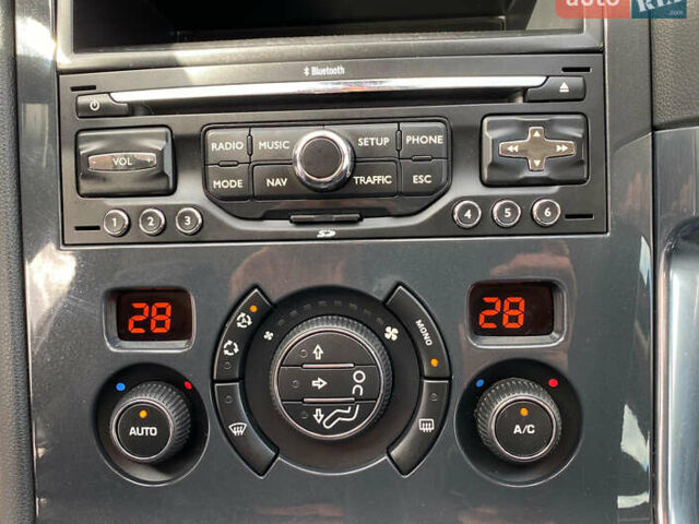 Сірий Пежо 3008, об'ємом двигуна 1.56 л та пробігом 248 тис. км за 7999 $, фото 12 на Automoto.ua