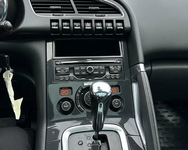 Серый Пежо 3008, объемом двигателя 2 л и пробегом 211 тыс. км за 10650 $, фото 34 на Automoto.ua